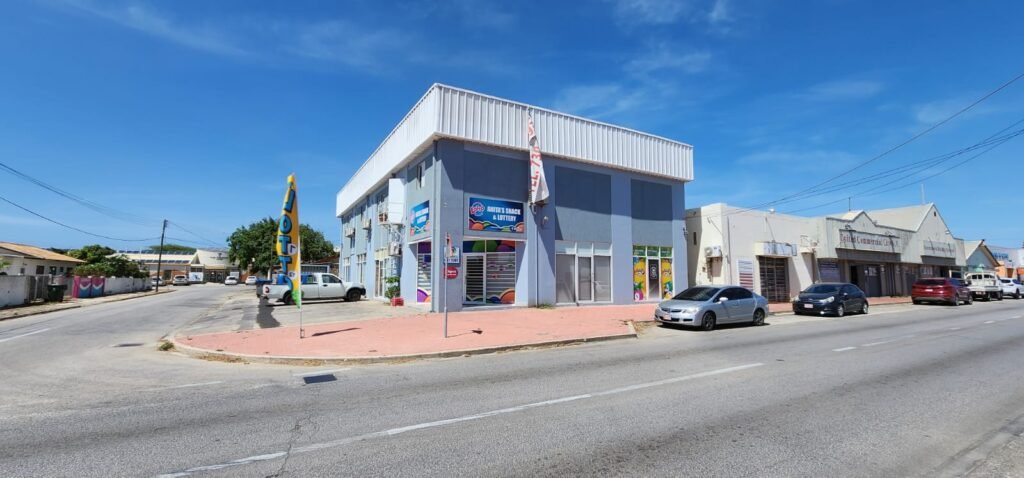 Commercial Building Avenida Milio Croes 17 — photo 1