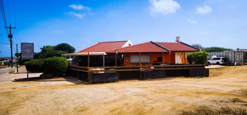 Restaurant and Bar with apartment — photo 1